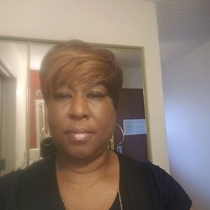 Meet your Posher, Debra